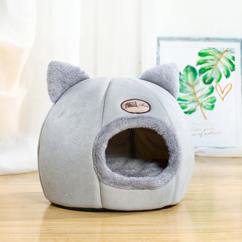 CozyNest - Winter Cat Bed
